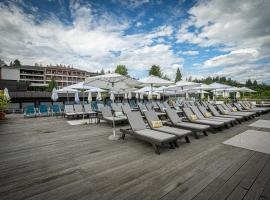 Hotel Parks, hotel v Velden am Worthersee
