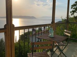 Bouzouki panoramic sea-view, hotel in Klíma