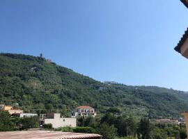 ClAnaGio House, apartment in SantʼAntonio Abate