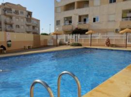 Bonito Apartamento de dos habitación y piscina, hotel din Torrevieja