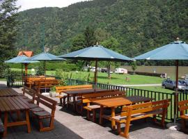 Gasthof Zum heiligen Nikolaus, пансион със закуска в Haibach ob der Donau