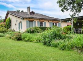 Stunning Home In Bourgougnague With 4 Bedrooms, Private Swimming Pool And Outdoor Swimming Pool, allotjament vacacional a Bourgougnague