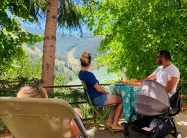 duplex en plein centre d'Auron déco chalet cosy, hotel in Saint-Étienne-de-Tinée