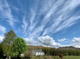 Blair Cottage, pet-friendly hotel in Rowardennan