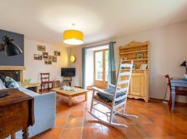 La Bergerie apartment in an old farmhouse!, ξενοδοχείο με πάρκινγκ σε Nâves-Parmelan