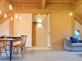 L'Alpage de la Bergerie apartment in a cosy farmhouse !, ubytování v soukromí v destinaci Nâves-Parmelan