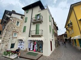 Castello Mavino, hotel in Sirmione