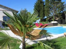 Néflier résidence Domaine Cap de Coste, hotel s bazénom v destinácii Saint-Frajou