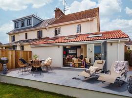 Littlefields - Stylish, Modern Cottage With Large Garden, Close To Beach, hotel a Seaton