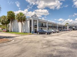 Zen Living Suites Extended Stay - Jacksonville - Orange Park, hotel near Cecil Field Airport - VQQ, Orange Park