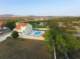 Villa Almond