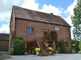 The Chaff House - farm stay apartment set within 135 acres