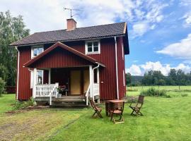 Whole flat in classic Swedish cottage, hotel in Ransäter