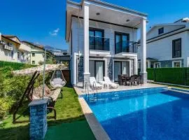 Salkım- 4 Bedroom Holiday Villa in Oludeniz
