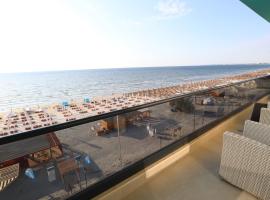 PANORAMIS PROMENADA-CEZAR, apartment in Mamaia Nord