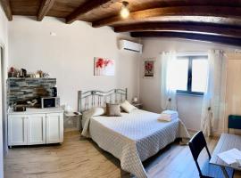 LA PICCOLA DEPENDANCE: Tuscania'da bir otel