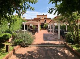 Hostal Can Pou, hotel v destinaci Vidreres