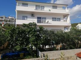 Guesthouse Mila, hotel u gradu Tisno