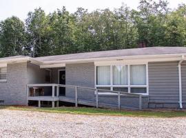 Vintage with Advantages, vacation rental in Bryson City