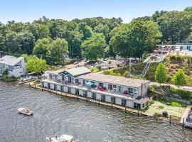 Waterside Suites, hotel in Saugatuck