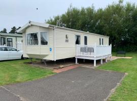 Seton sands static holiday home - sleeps 6, hotel with pools in Port Seton