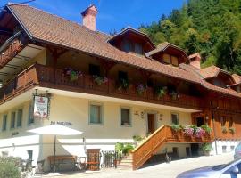 Rooms & Apartments Pr Matjon, hotel in Bled