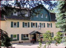 Zur Edlen Krone, hotel en Neuhausen