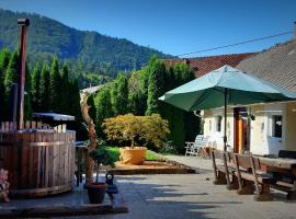 Divine Lake House, hotel din Motnik