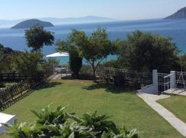 Mare Suite Iraklitsa, hotel en Nea Iraklitsa