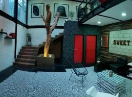 Cozy Loft with Balcony