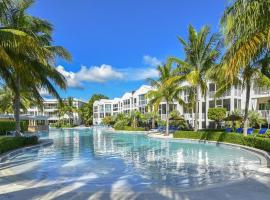LICENSED MGR - 3/3.5 MODERN VILLA - KEY LARGO'S PREMIER OCEANFRONT RESORT AND MARINA!, hotell sihtkohas Key Largo