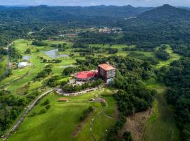 Summit Rainforest Golf Resort & All Inclusive, resort a Paraíso