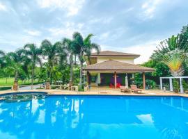 Muak Lek Forest Resort, hotel with pools in Muak Lek District