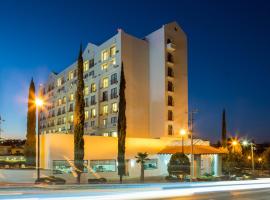 Fiesta Inn Express Chihuahua, hotel poblíž Mezinárodní letiště General Roberto Fierro Villalobos - CUU, Chihuahua