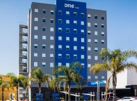 One Durango, hotel near General Guadalupe Victoria International Airport - DGO, Durango