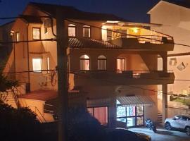 Apartments Damir 2838