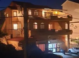 Apartments Damir 2838