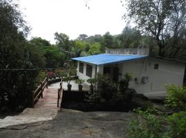 Golden oriole cottage, holiday rental in Mount Ābu