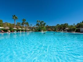 Acacia Resort Parco Dei Leoni, khách sạn có bồn tắm nóng ở Campofelice di Roccella