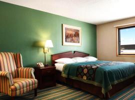 Coratel Inn & Suites by Jasper New Richmond, hotel u gradu New Richmond