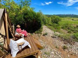 Lodge en Pays Cathare, hotel in Tuchan