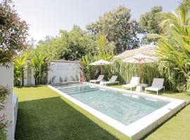 Gatsby Hotel Hostel, hotel a Uluwatu