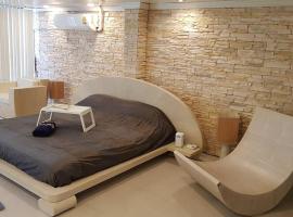 Kata Happy Place, hotell Kata Beachis