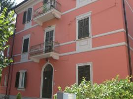 Rivaro Palace, hotel v mestu Novi Ligure
