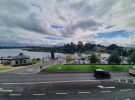 Waterfront View Apartment, hotel em Carrick on Shannon