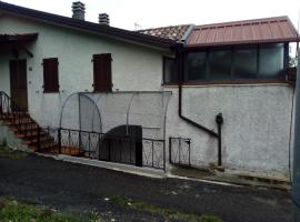 CASA ELISA (casa della nonna), apartamento em Montereggio