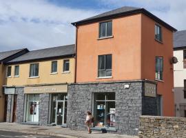Waterfront View Apartment, hotel v destinaci Carrick-on-Shannon