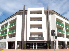 Abode Tuggeranong, íbúðahótel í Canberra