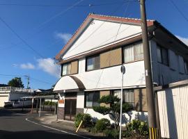 ゲストハウスまちかど Guest House MACHIKADO, hotel in Ibusuki