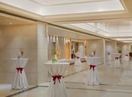 クラウンプラザ 深圳 龍崗 シティセンター（Crowne Plaza Shenzhen Longgang City Centre by IHG）、Longgangのホテル